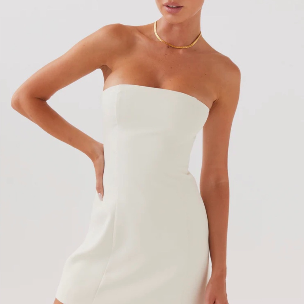 Elegant Strapless White Dress